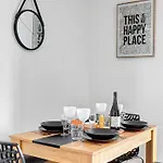 Bluestay 134 - Charming Lejlighed Bagnolet